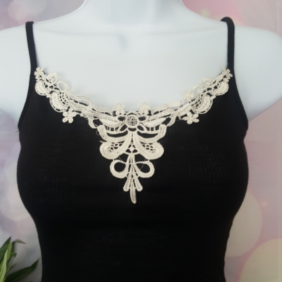 Fashionmia black ribbed lace embroidered tank M - Picture 2 of 8